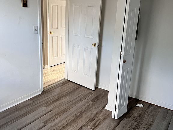 4th image of 51 Glenwood Dr #4