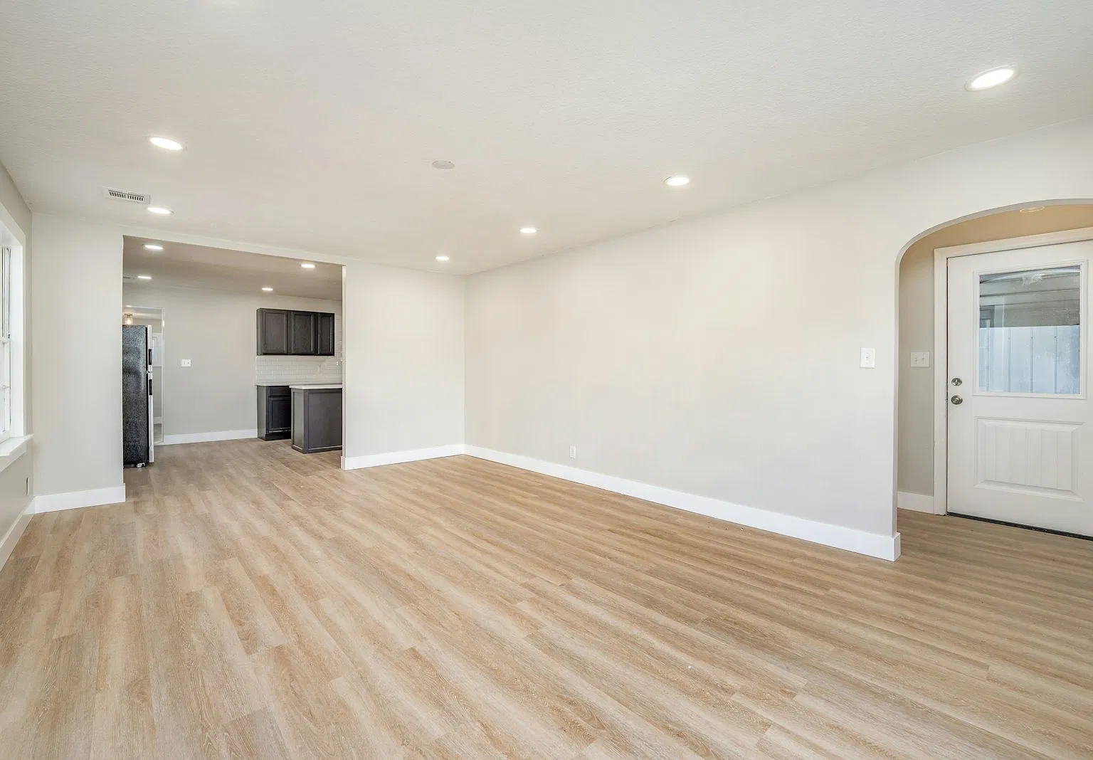 212 New York Street — Photo 4