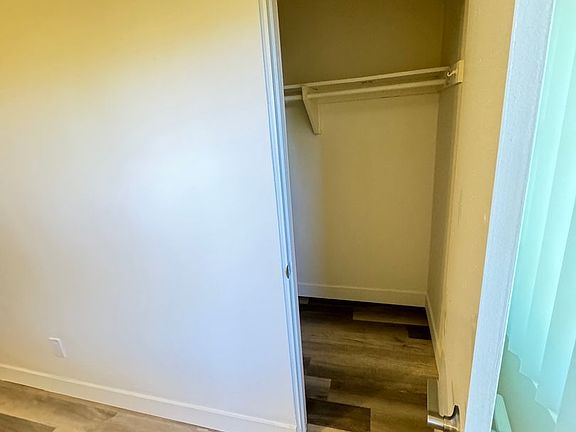 3rd image of 4322 Tujunga Ave APT 4