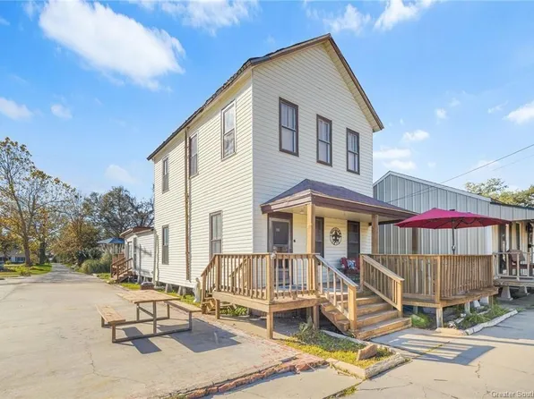 209 Arthur Ave, Lake Arthur, LA 70549
