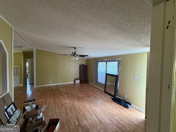2nd image of 833 Twin Oaks Rd