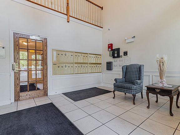 4th image of 3100 Town Square Dr Unit 108