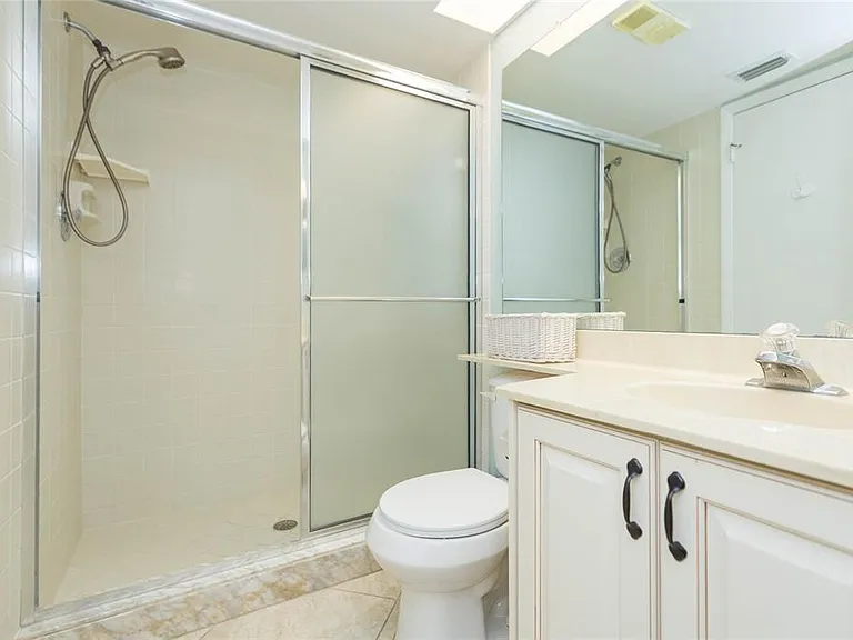 6080 Bahia Del Mar Cir #113 — Photo 21