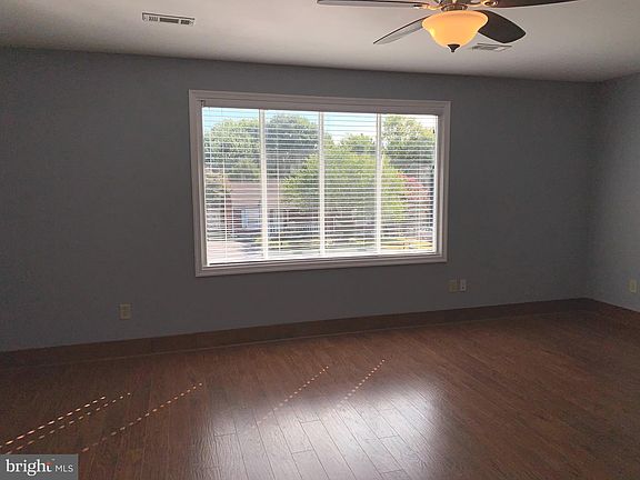 5th image of 10314 Meadowview Dr