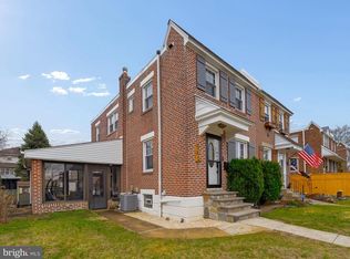 581 Acorn St, Philadelphia, PA 19128