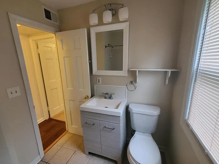 2553 Greenvale Rd — Photo 6