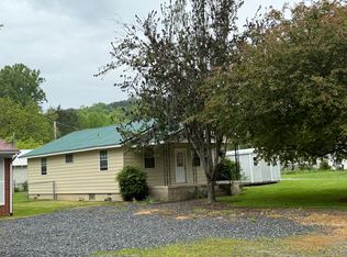 271 E Deep Creek Rd, Bryson City, NC 28713
