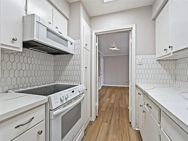 800 Post Oak Blvd #75 — Photo 9