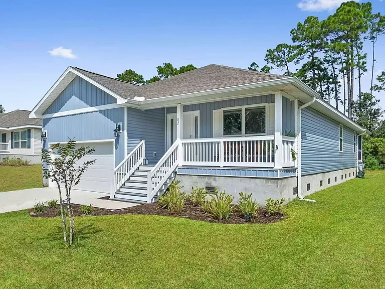82 American Ct — Photo 1