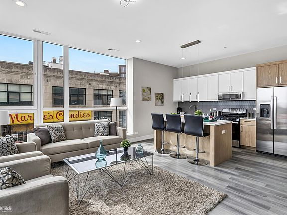 4th image of 2406 W Armitage Ave #204