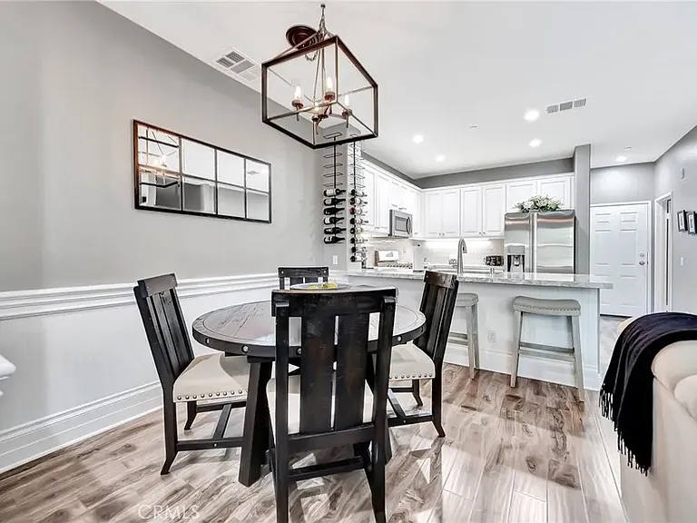 27319 Cedar Pl — Photo 4