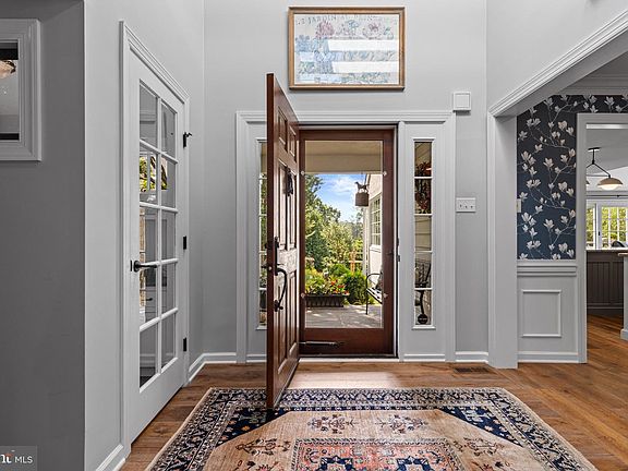 4th image of 608 Lindsay Cir