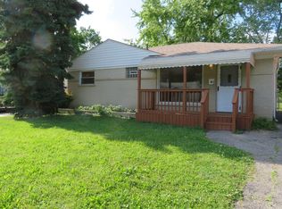 33 E Newport Ave, Pontiac, MI 48340