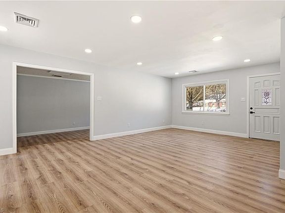 4th image of 5141 Butterfield Dr