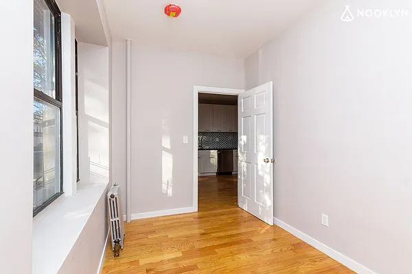 Rented by Nooklyn NYC LLC | media 4