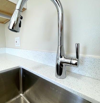 5th image of 1418 Noriega St #5