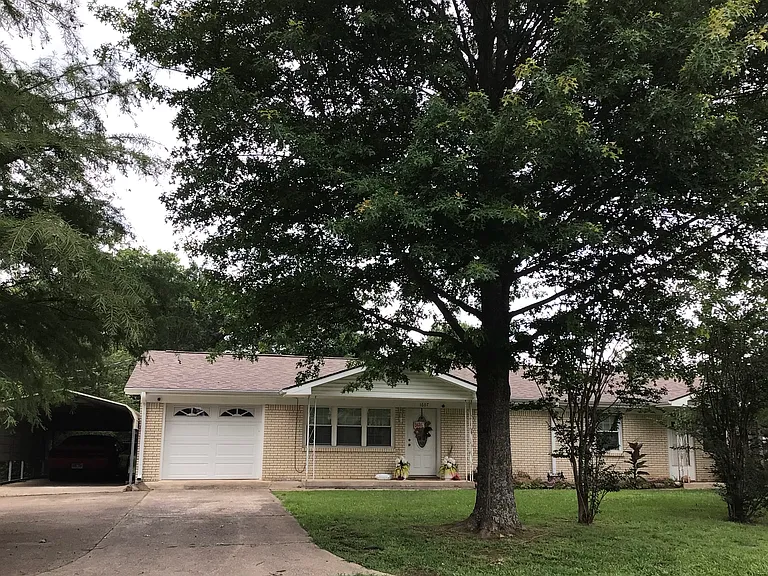 1607 Hamilton Ave — Photo 1