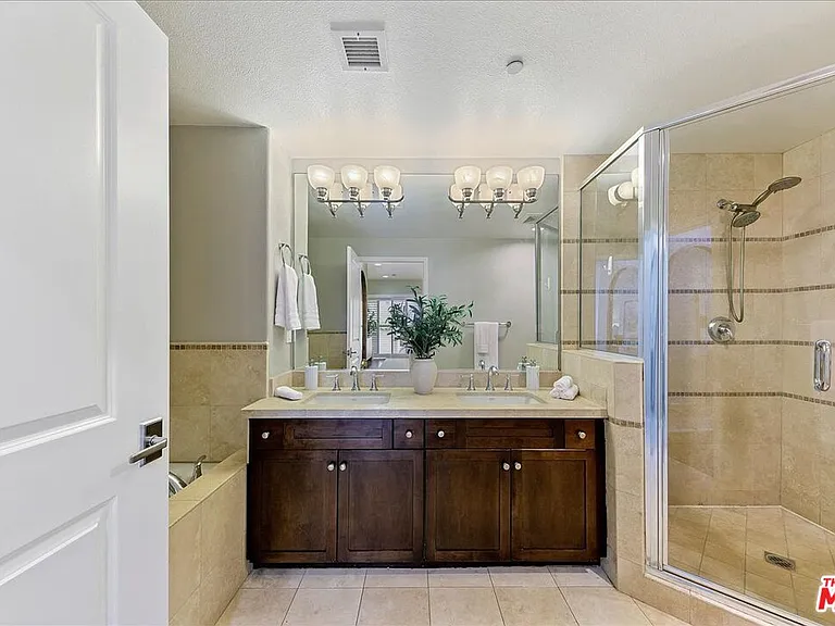 11115 Acama St #107 — Photo 34