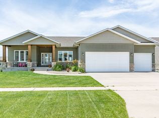 150 Driftwood Ln, Fairfax, IA 52228