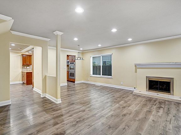 4th image of 108 Castleton Ct