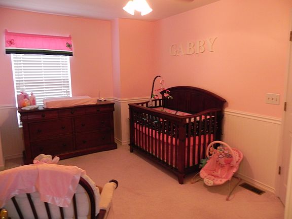 3rd image of 132 Stonegate Dr
