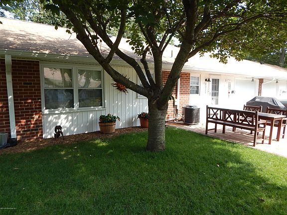 2nd image of 822 Balmoral Court #B