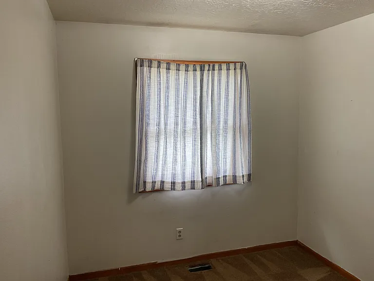 203-205 S Paxton Ave — Photo 16