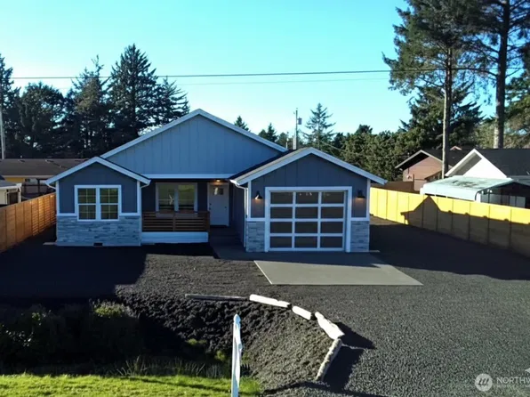 337 Mount Olympus Avenue SE, Ocean Shores, WA 98569