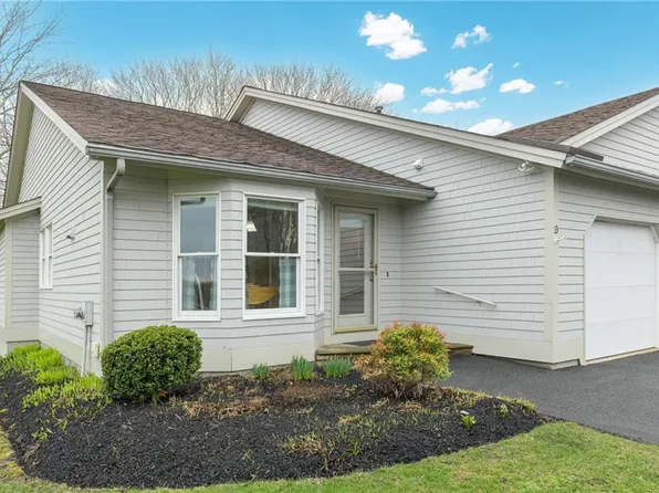 13 Valley Ln, Portsmouth, RI 02871