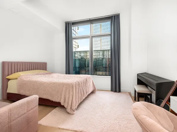 3 Court Square image 1 of 11