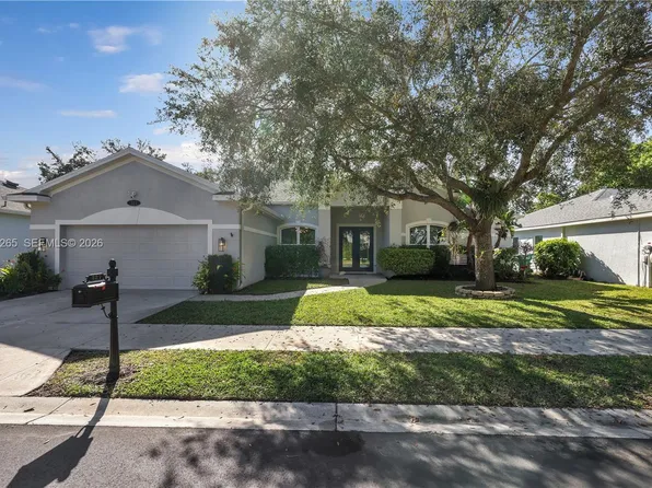 327 Burnt Pine Dr, Naples, FL 34119