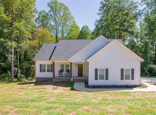 2287 Horseshoe Bend Rd, Hickory, NC 28601