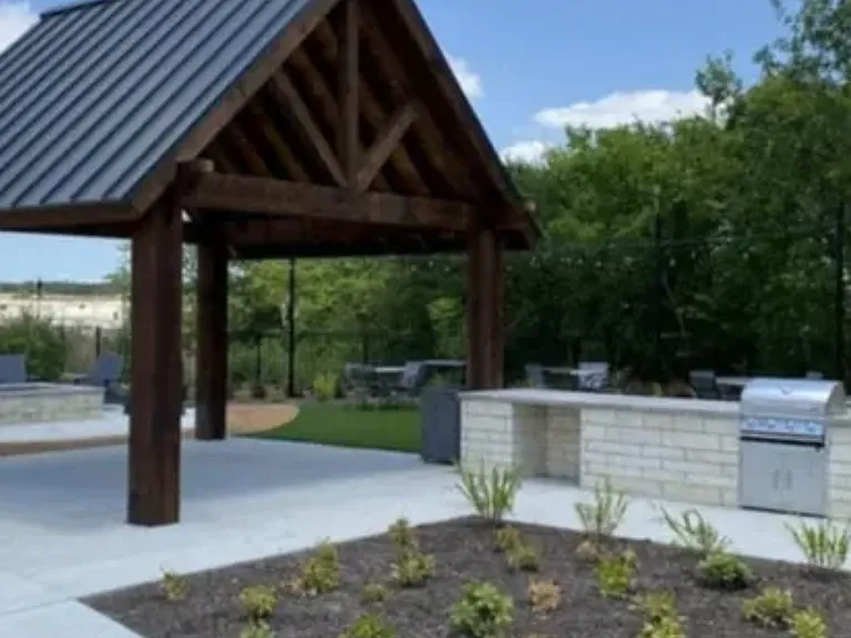 2103 Meadow Park Dr — Photo 16