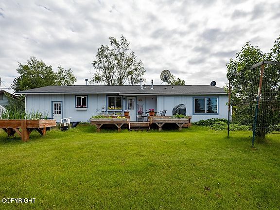 2nd image of 2541 Lyvona Ln