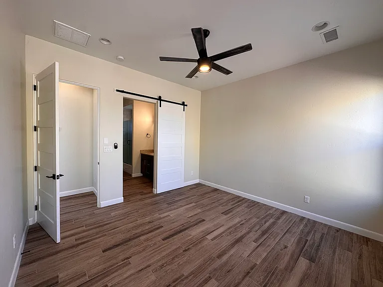 7305 Hapsburg Rd NE — Photo 15
