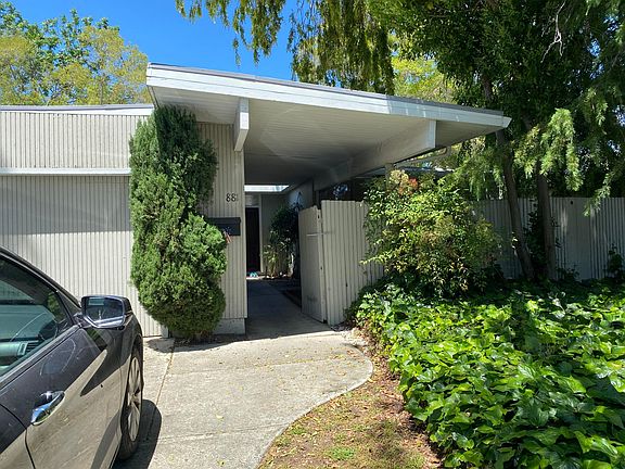 2nd image of 881 Richardson Ct