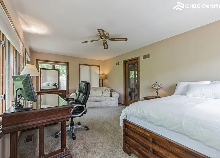 Bedroom 4 - Full Sheraton Hotel Mattress w/ dresser & mirror