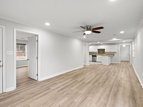 5th image of 345 College St