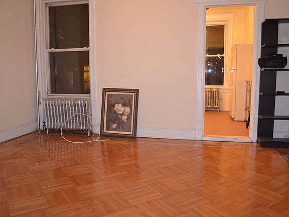 2nd image of 276 Sackett St APT 2R