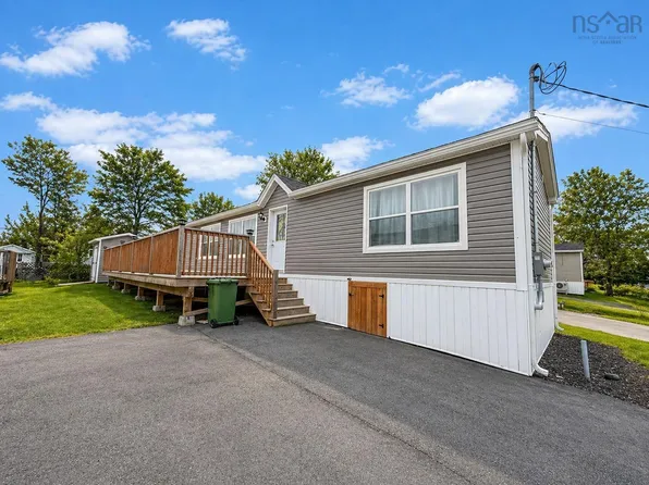 3 Doc Ave, Lake Echo, NS B3E 1C2