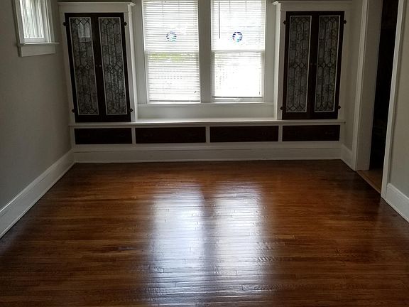 3rd image of 1565 E 219th St
