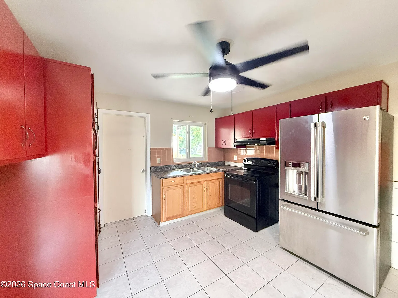 3 bed, 2.0 bath, 1161 sqft, $1,650 — Photo 4