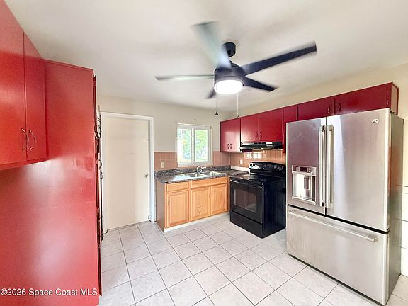 4th image of 1635 Nassau St