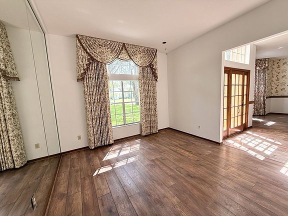 5th image of 124 Estates Cir