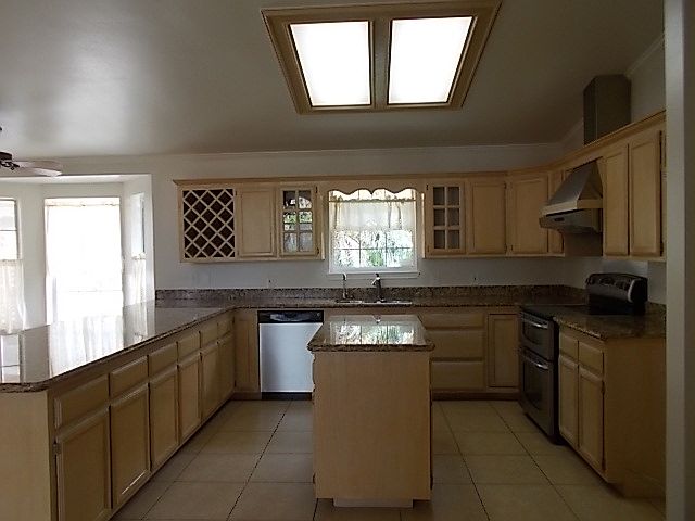 1st image of 39574 Palm Dr