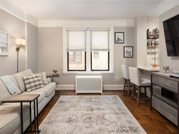 315 E 77th St APT 1E, New York, NY 10075