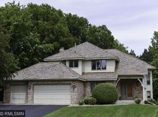 11628 Tanglewood Dr, Eden Prairie, MN 55347