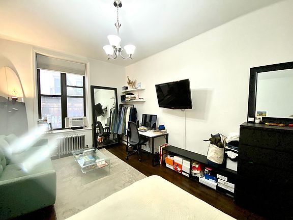 2nd image of 51 7th Ave S APT 1E