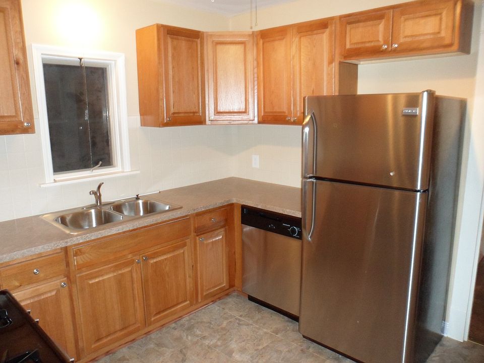 1st image of 116 Taunton Pl
