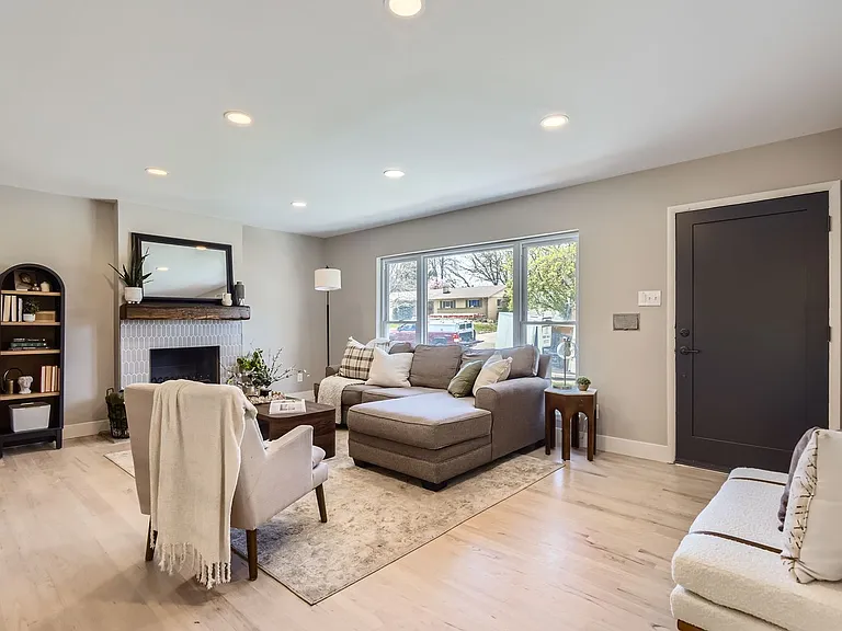 3576 S Holly St — Photo 21